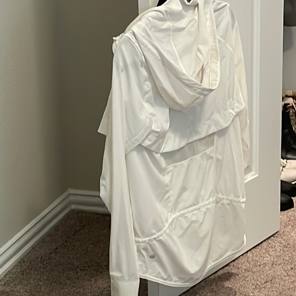 Lululemon Jacket Size 6 in white